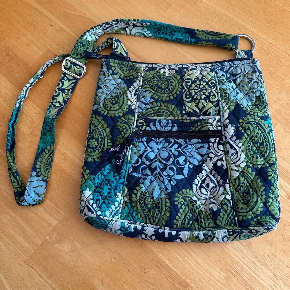Vera Bradley Triple Zip Hipster Crossbody Bag in Caribbean Sea pattern.  ❣️